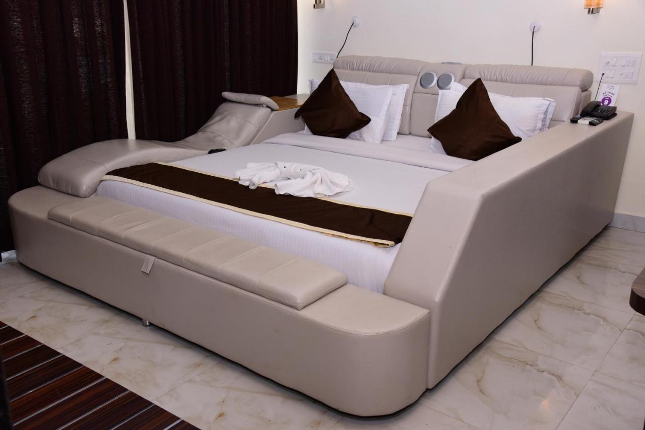 Vits Shanti Solitaire, Arpora Luaran gambar