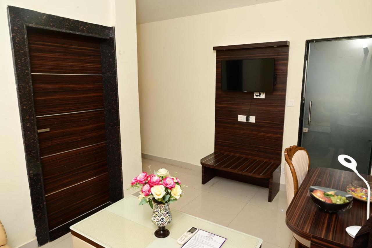 Vits Shanti Solitaire, Arpora Luaran gambar